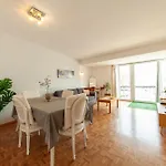 Rising Sun Apartments