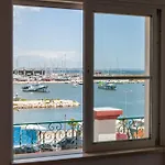 B37 - City Central Door Apartment