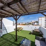 The 17 Party Hostel