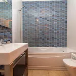 C02 - Luxury 3 Bed With Pool View