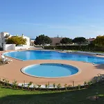 Apt com piscina em Alporchinhos