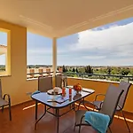 L\' Olivier Apartment