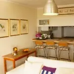 Apartment W Stunning View - Marina - Free Parking & Ac