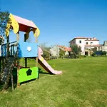 Dias House