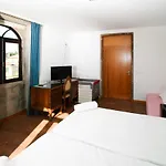 Dias House