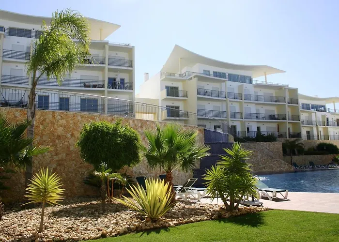 Condominio Encosta Da Orada by Garvetur