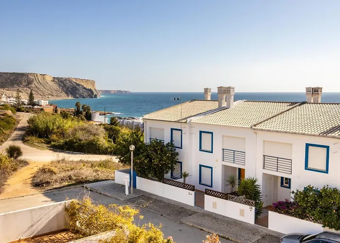 CoolHouses Luz, Lovely 3 Bed Townhouse&sea views, Casa Baía da Vida