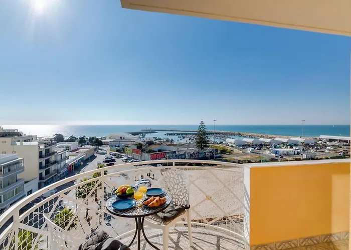 Al - Ocean Wide View