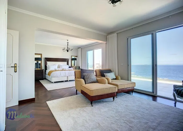 Pearls Beach Villa