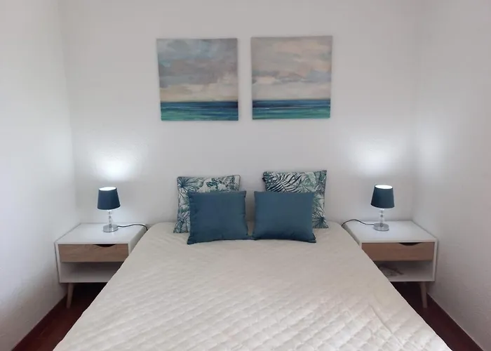 Carcavelos Surf Beach House