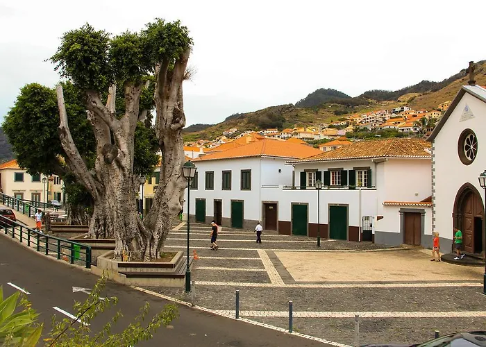 Casas Do Largo Dos Milagres