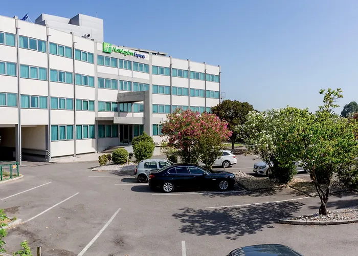Holiday Inn Express Lisbon Airport By Ihg
