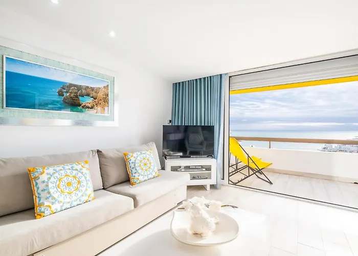 Luxurious Seaview Apartment With Pool 5Min Beach