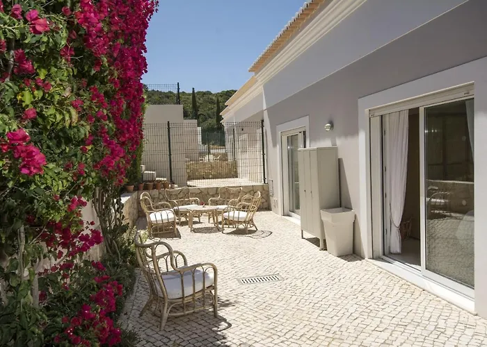 401 Villa Salemar