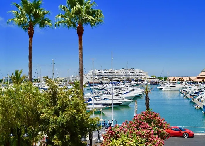 Marina Plaza