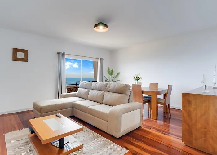 Santa Cruz Apartment With Sea View By Hr Madeira