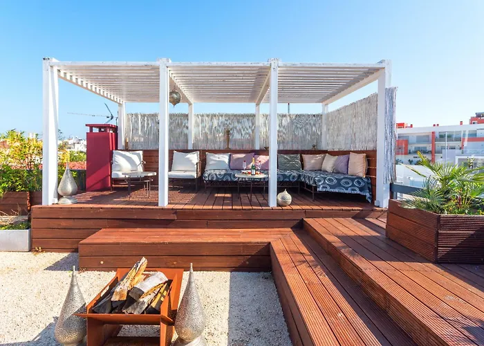 Host Wise - Luxurious House With Private Salt Pool