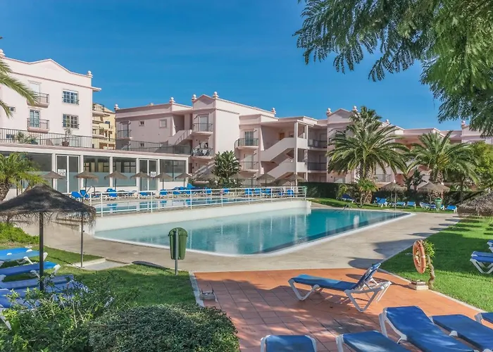 Luz Casas - St James 116, 2Bed/2Bath, Air Con, Shared Pool, Sea View