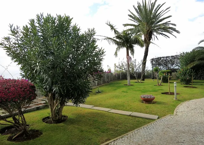 Finest Rentals - Beachfront Penthouse