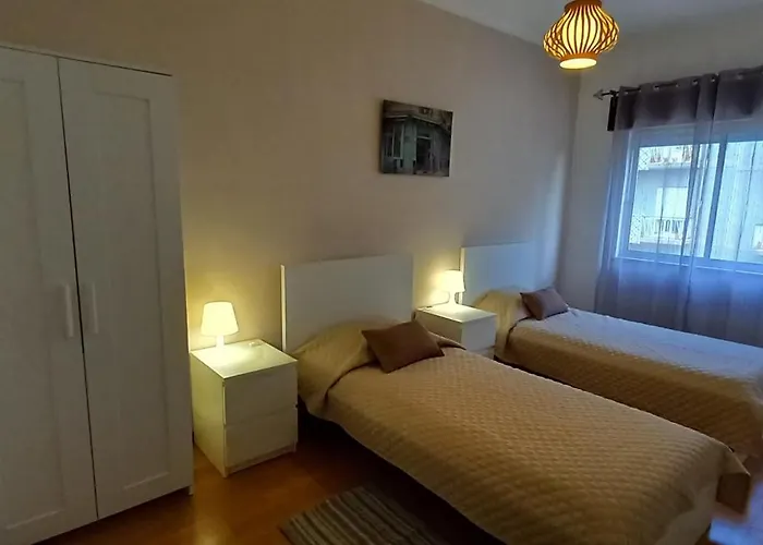 Spacious Central 2 Bedroom Apartment