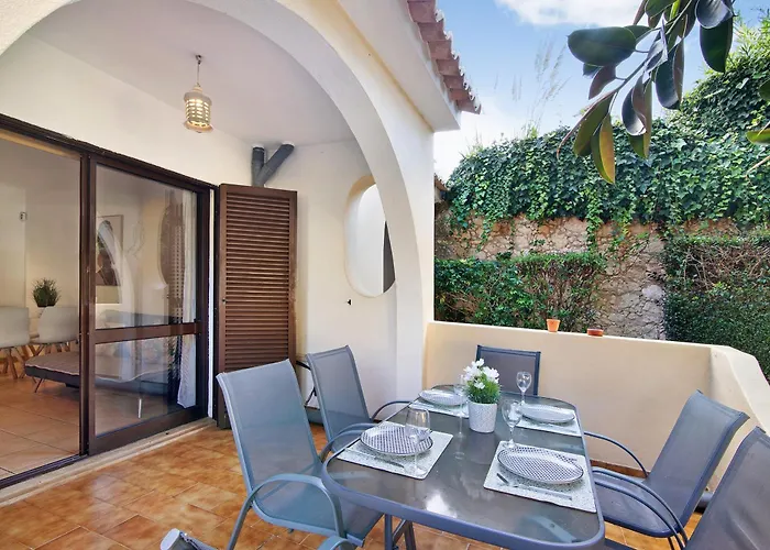 Directly To The Beach Two Bedrooms