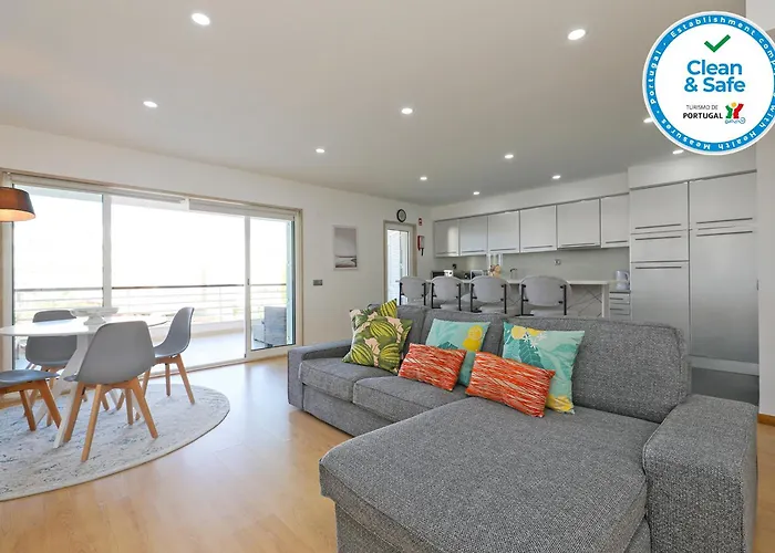 B19 - Marina Bay Apartment