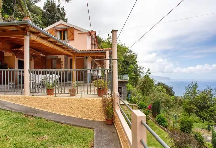 Fantatic Holiday House