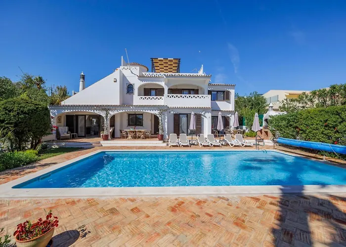 Luxury Villa, Very Close To Beach + Restaurants, Wi Fi, Heatable Pool.