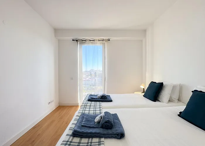 Bright Apartment Next To Main Avenue And Marina #1870