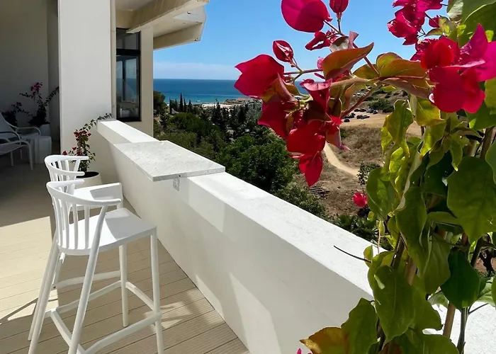 Magnolia Mar Lagos Ocean View Studio