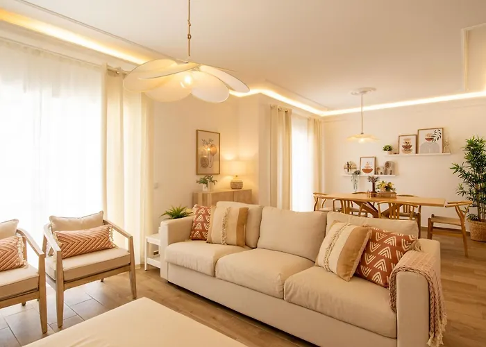 Luxuosa Villa Com Piscina, Garagem E Vista Mar