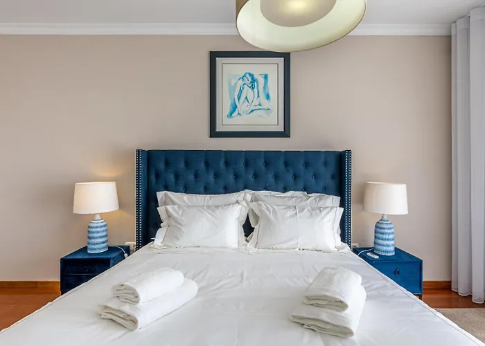 Luxury Villa With Private Heated Pool, Garden And Views Of The Sea And Mountains.
