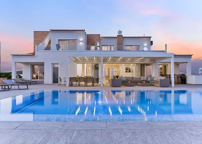 Villa Goldeneye - Luxury 6 Bedroom Villa