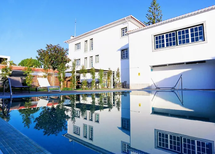 Art 4 You Carcavelos Suites