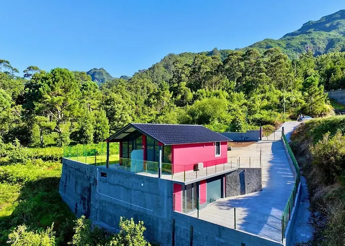 Ginjas Mountain Houses