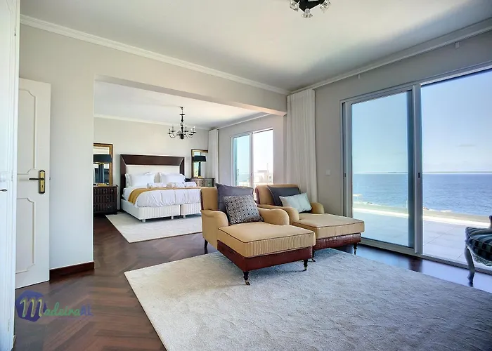 Pearls Beach Villa