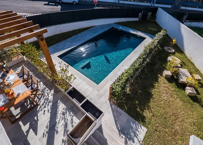 Beguest Sun & Pool House