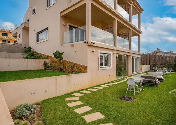 Azenhas Do Mar Valley House