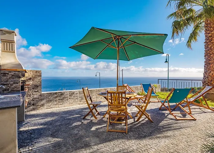 Villa Araujo Da Costa By Hr Madeira