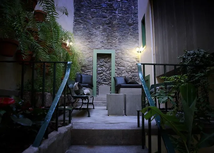 29 Madeira Hostel