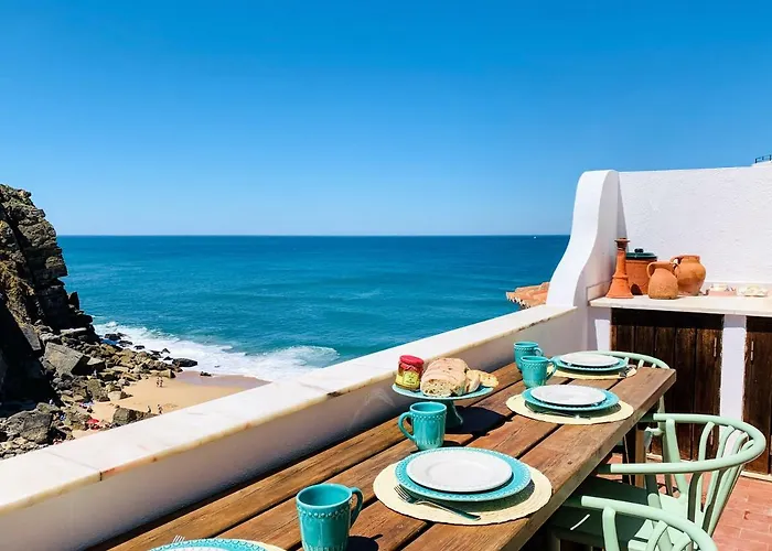 Azenhas Do Mar Beach House