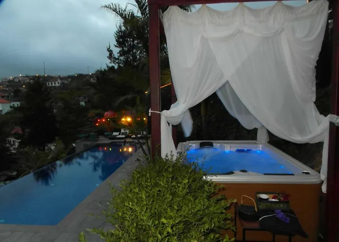 Dazk Golden Estate