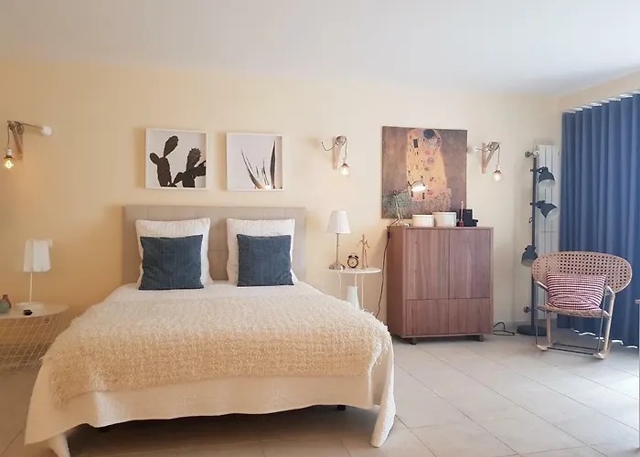 Cabanas Apartments Sea View