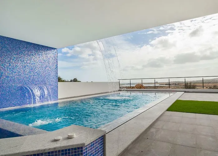 Villa Ria Alvor- Swimming Pool & Jacuzzi