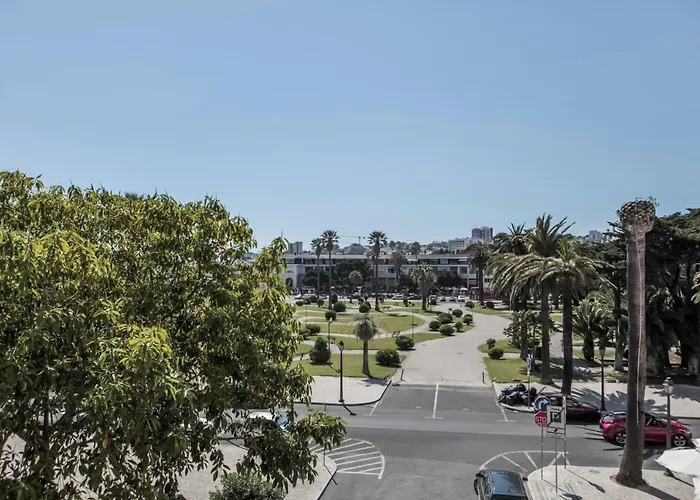 Rent4Rest Estoril Beachfront Apartments