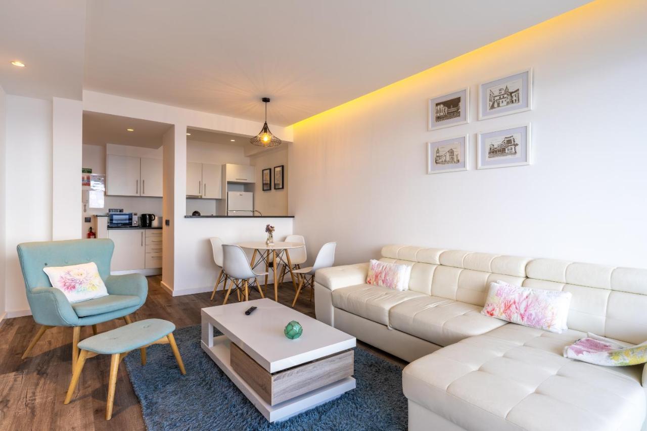 Monumental Apartment *