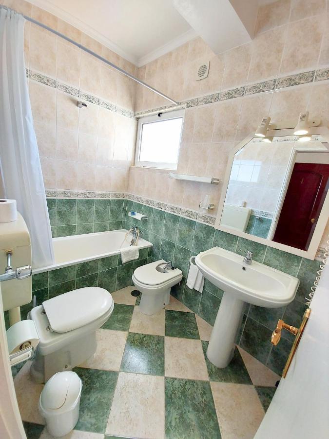 Pensión Formosa Al-estabelecimento De Hospedagem,quartos-rooms Monte Gordo