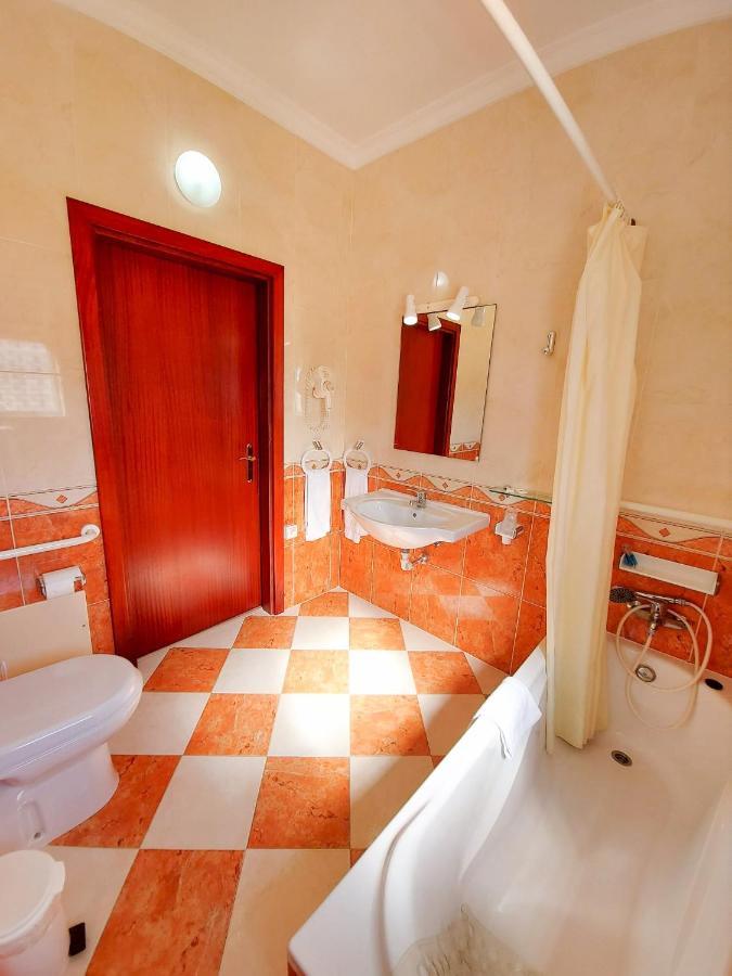 Formosa Al-estabelecimento De Hospedagem,quartos-rooms Monte Gordo