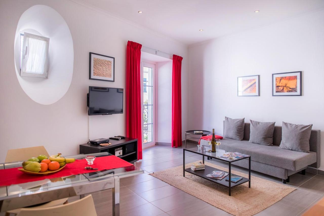 Marreiros Neto Apartment