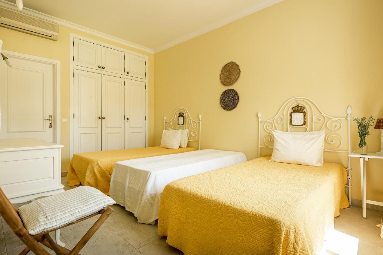 Sunset,sleeps 9,heatable Pool,walk To Marina Villa *